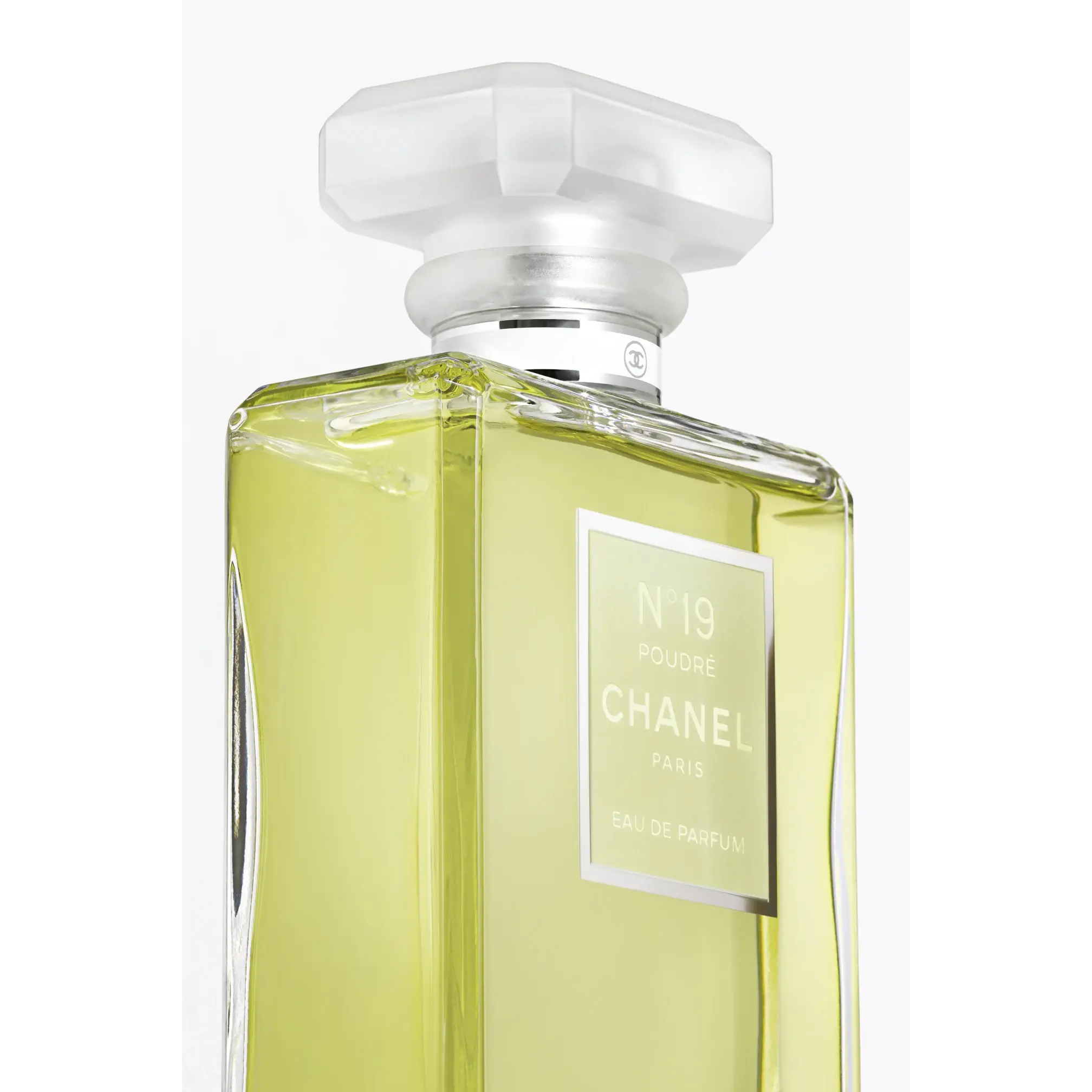 N°19 POUDRÉ Chanel image 0