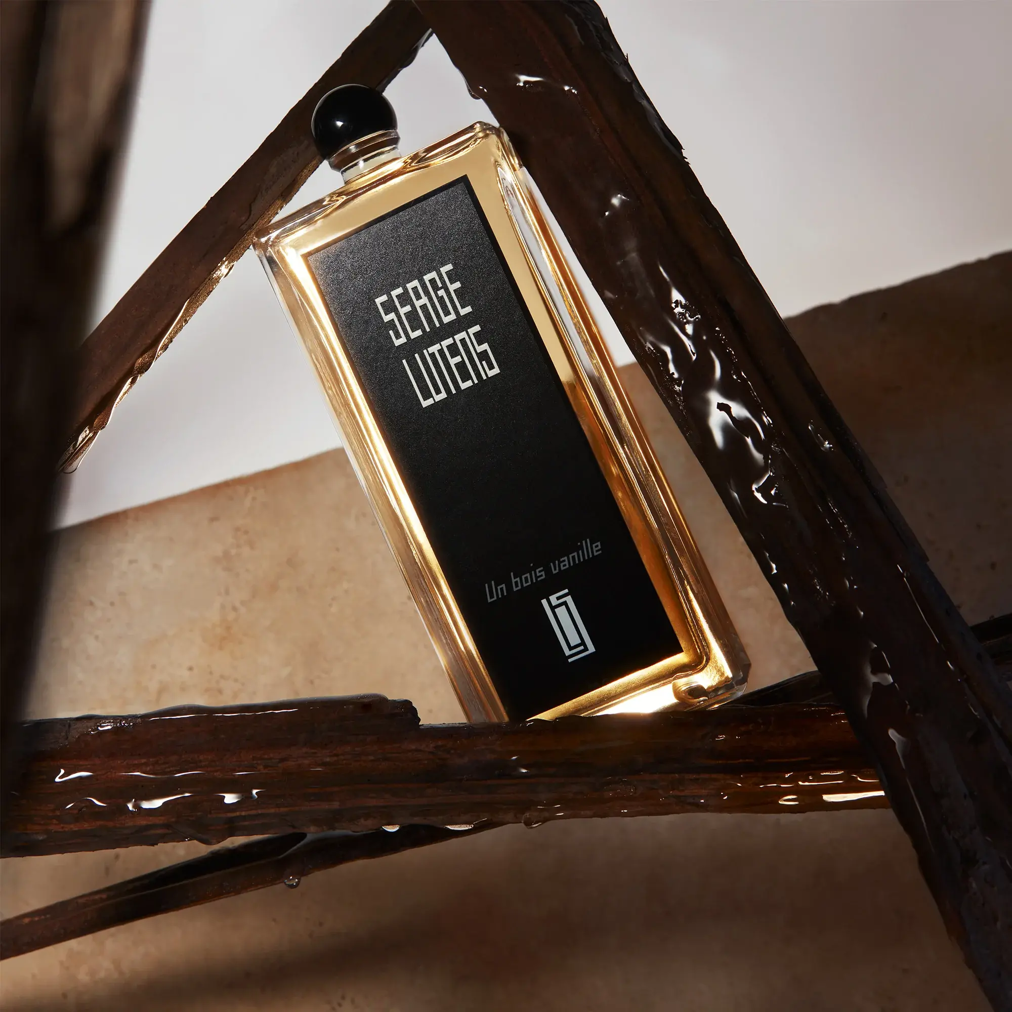 Un Bois Vanille Serge Lutens image 0